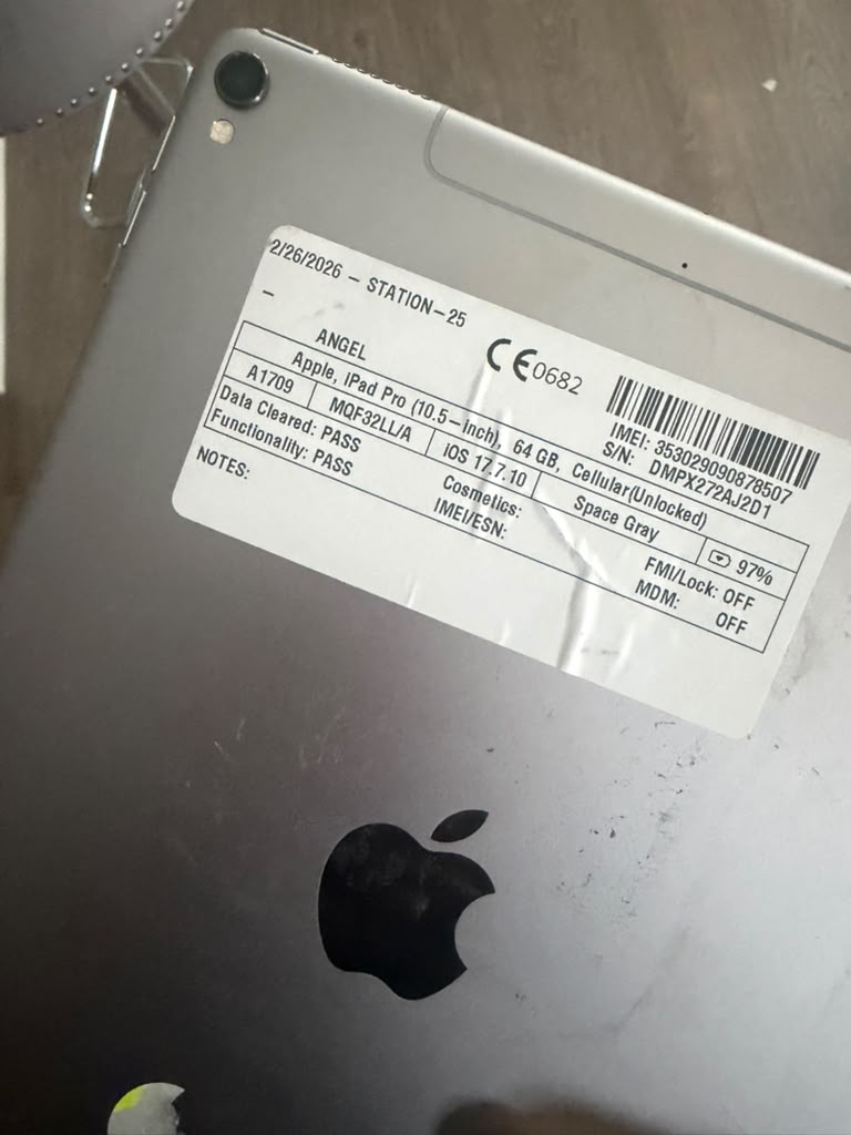 iPad Pro 10.5-inch 64GB Wi-Fi + Cellular Space Gray